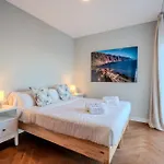 Karat Sound Of The Sea Villa *